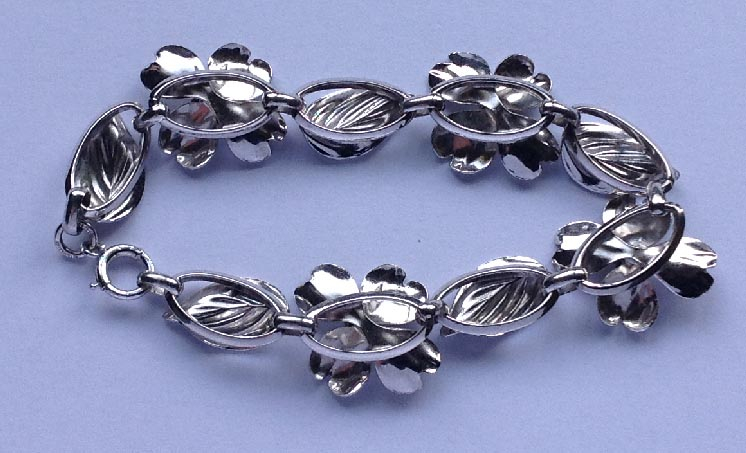 .925 sterling silver flower and leaves bracelet